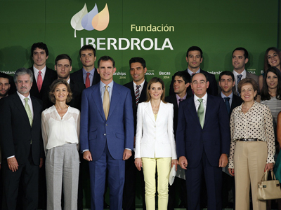 foto Los Reyes entregan las becas de la Fundación Iberdrola.